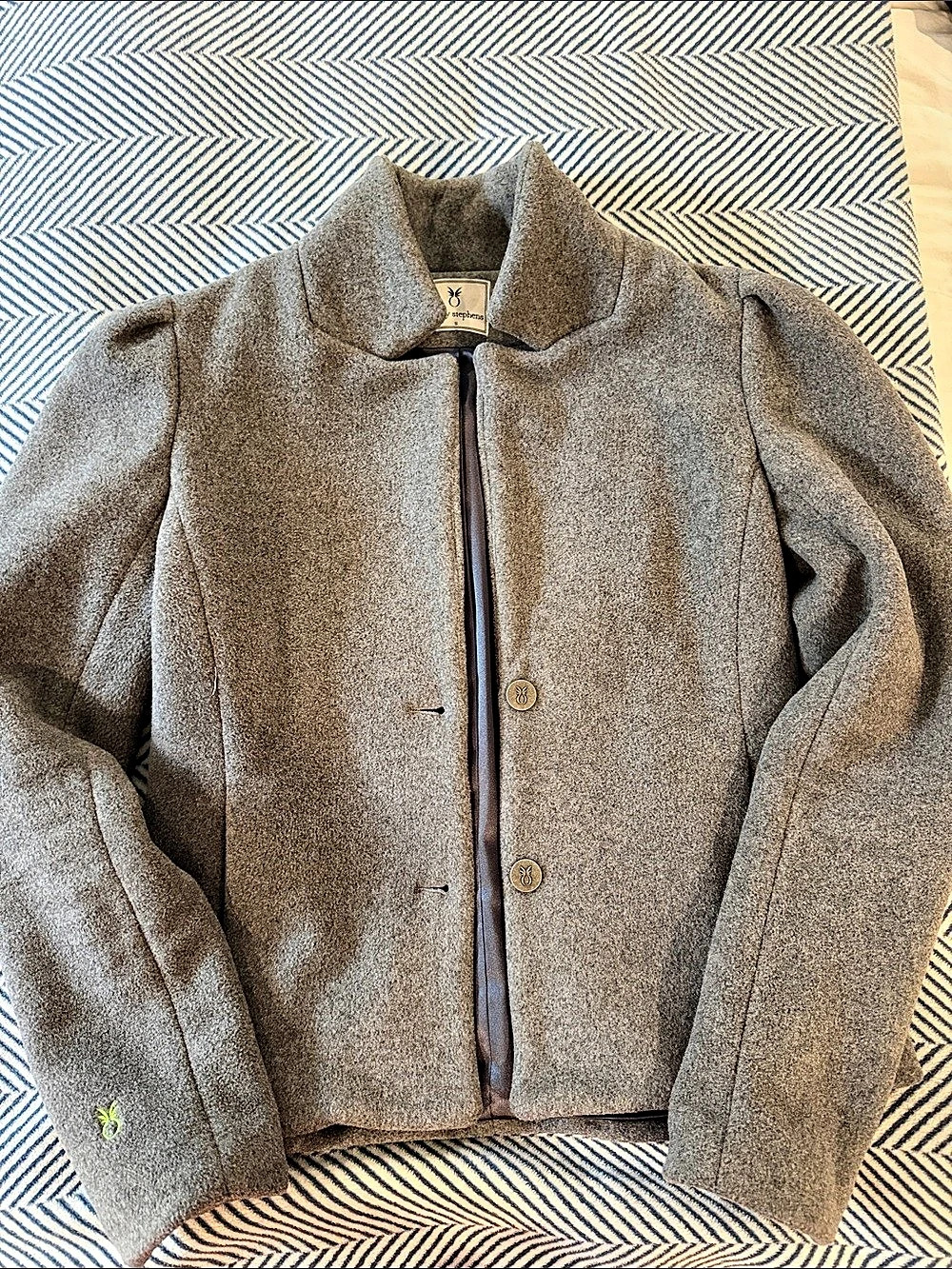 Dudley Stephens Gray Button-Front puff sleeve blazer